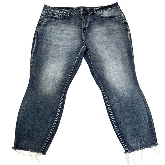 Judy Blue Denim - Judy Blue Relaxed Fit Jeans 24W Dark Wash Distressed Cropped Stretchy Frayed Hem